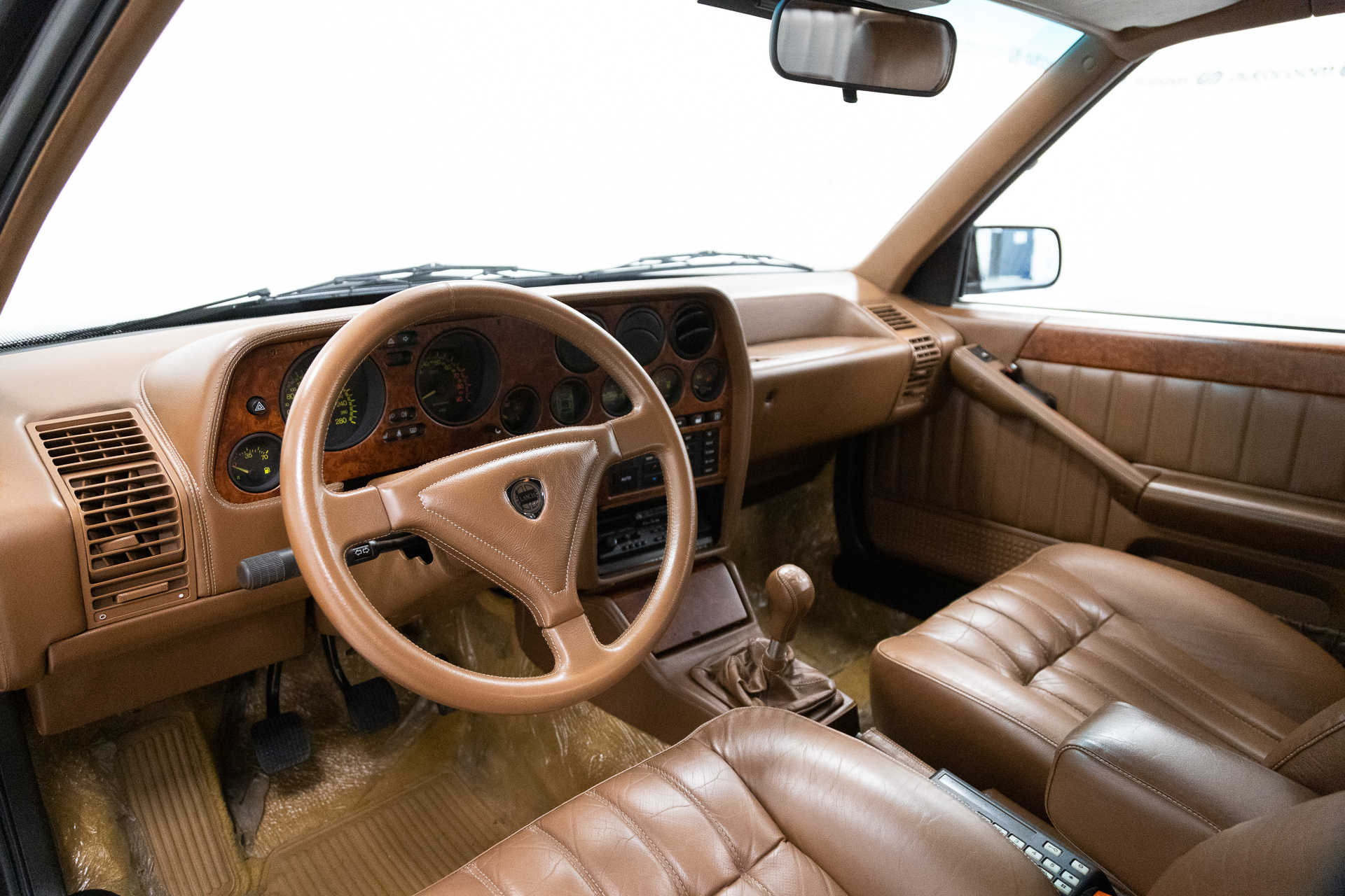 Lancia Thema 8.32